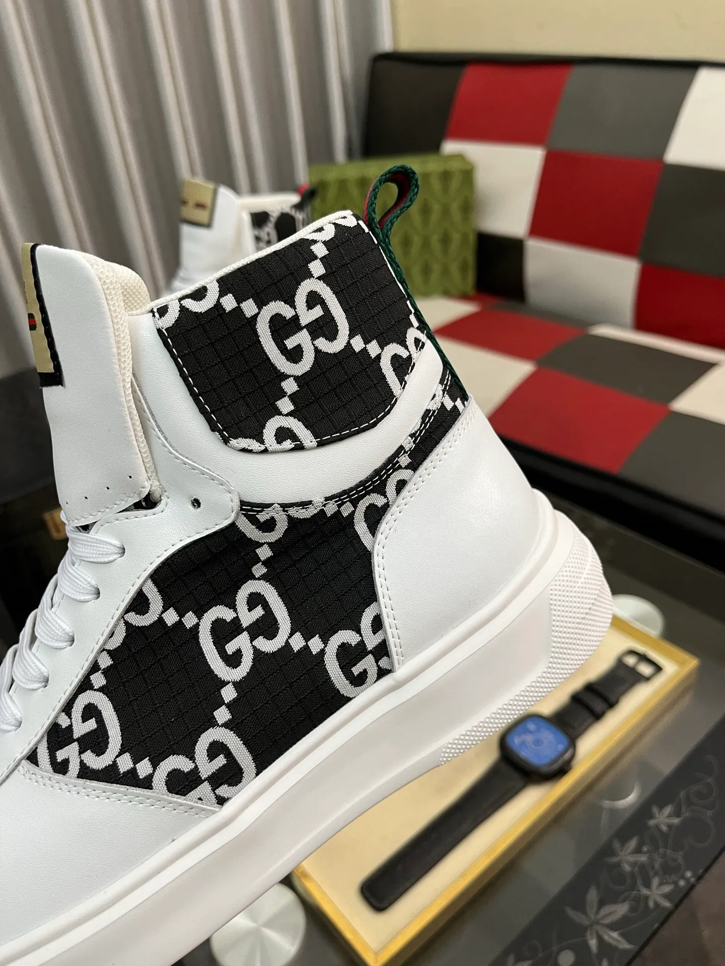 Men's shoes 💰440⌚️⌚️ Gucci •Gucci original quality. ~ Unique modern style sneakers. 🏃A must-have casual shoe for trendy men😍😍 Original brand imported from Italy, imported original leather, sheep lining (refuses to discolor and grind feet) Sole: Original sole provided by the original factory, French lazy style design ⚠️Fit to the feet, original quality attached, super comfortable original sole, size: 38-443️⃣Colors available